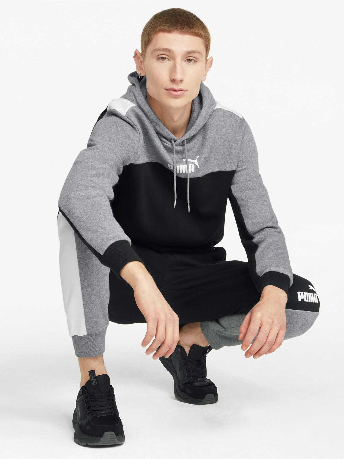 PUMA Спортно долнище ESS+ Block Sweatpants FL