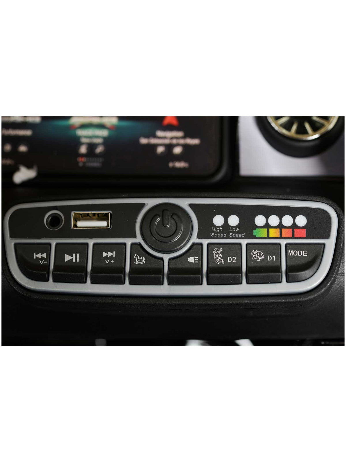 MONI Акумулаторна кола Mercedes-AMG CLA 45