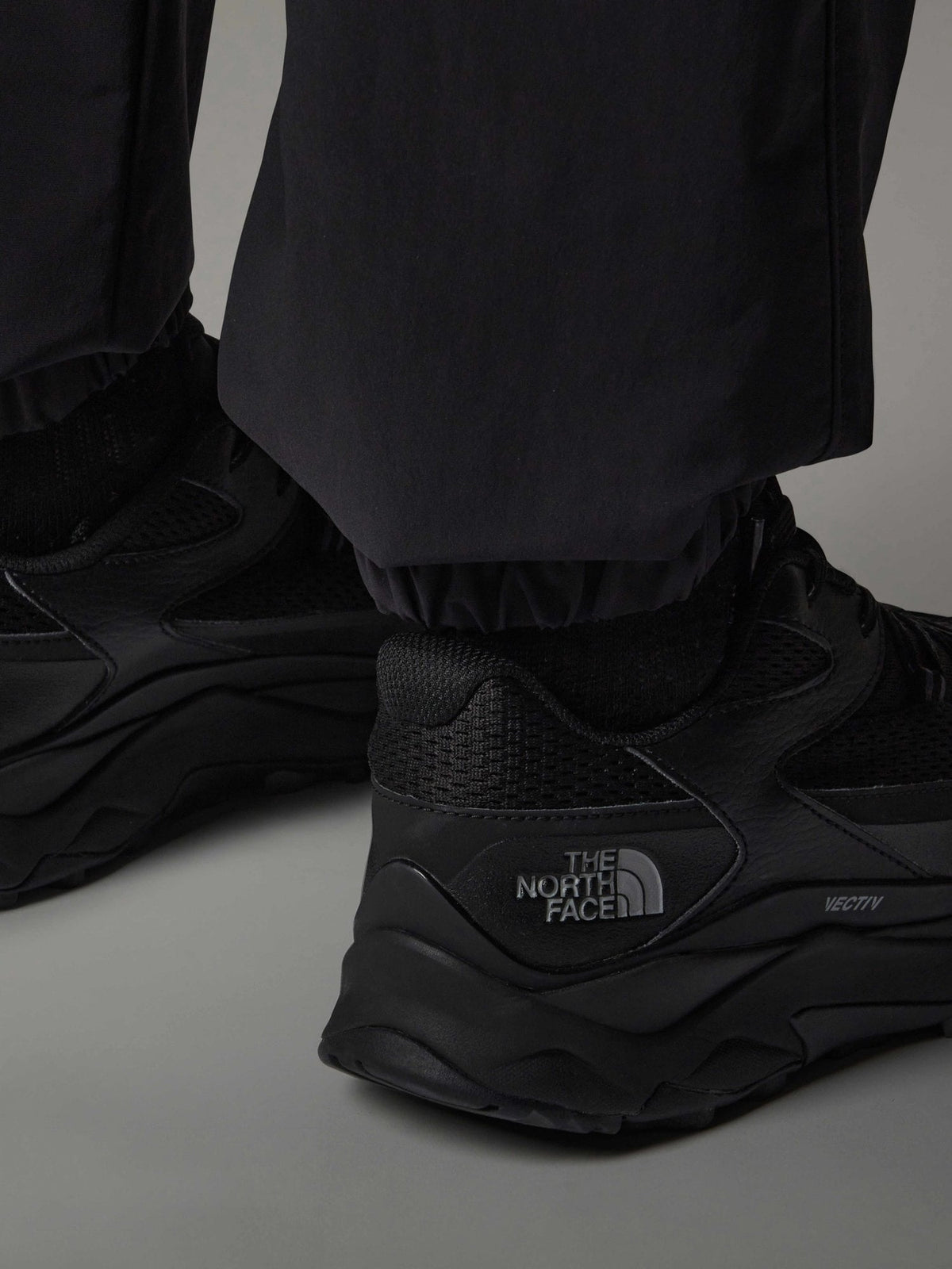 THE NORTH FACE Обувки M VECTIV TARAVAL HIGH RISE SMOKED P
