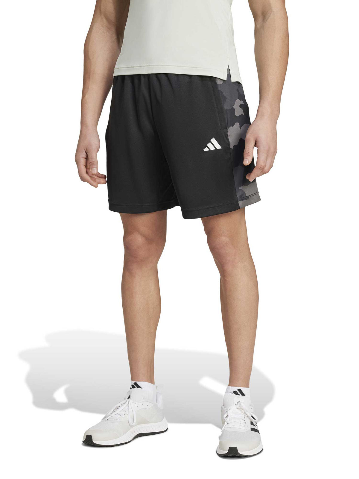 ADIDAS PERFORMANCE Къси панталони Train Essentials Camo Training