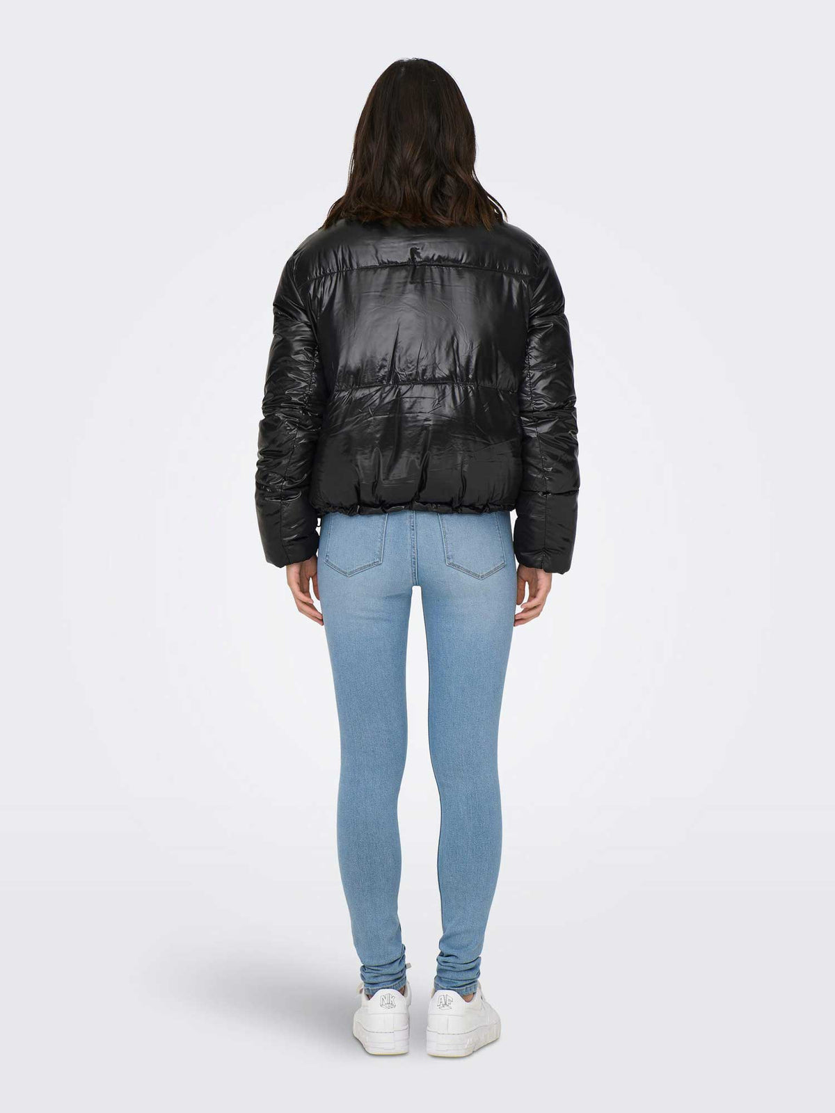 ONLY Яке ONLSKY SHORT PUFFER CC OTW